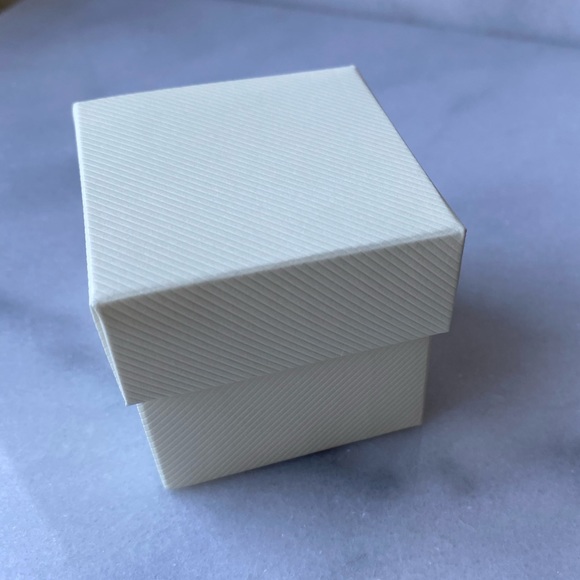 50 Cream Pinstriped 2 piece Lid and Base Favor Box - Picture 2 of 11